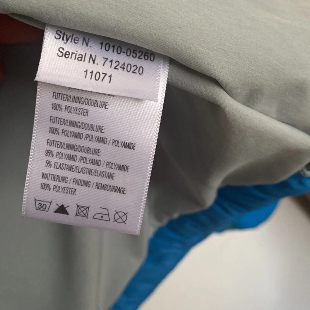 Mammut  womens medium zip up jacket bright blue, zip pockets, hooded - Picture 9 of 11